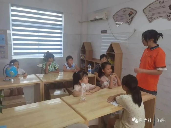 【定鼎门街道社工站】千站暖万家“相约绘本，启悦童心”儿童关爱活动(图1)