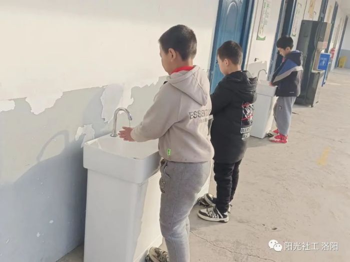 总价值72000元的壹基金洗手计划落地洛阳市6所学校(图6)