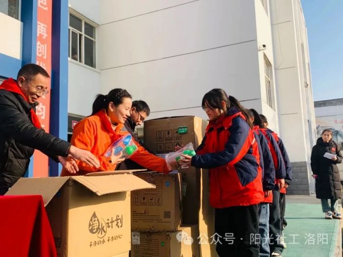 总价值57.75万元的壹基金净水计划项目惠及洛阳市4759名学生(图4)