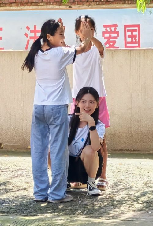明星杨超越在洛阳过生日？(图4)